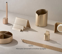 画像をギャラリービューアに読み込む, LEXON (レクソン)CITY CARD STAND カードホルダー LD137