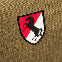 画像をギャラリービューアに読み込む, F-STYLE アメリカ軍紋章刺繍ワッペン付き コットンキャンパス 容量20L ダッフルバッグ　F-SD010402?オリーブ/第11機甲騎兵連隊
